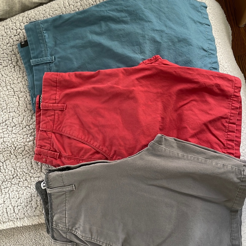 3 pairs of Express men's shorts. Sold together.